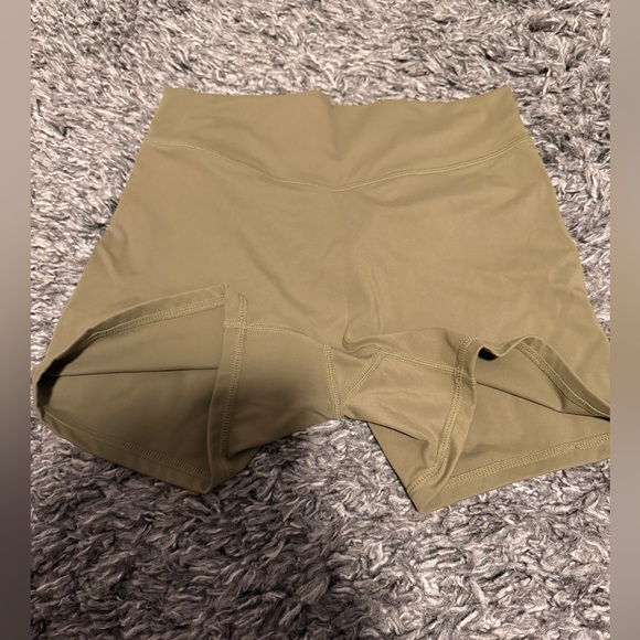 Vitality Balance Athletica Short Shorts - olive green size medium - Picture 4 of 6